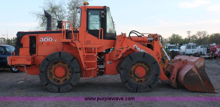 image for item D8245 2003 Daewoo Mega 300-V wheel loader