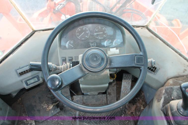 image for item D8245 2003 Daewoo Mega 300-V wheel loader