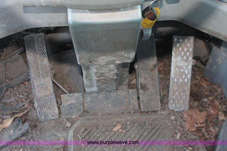 image for item D8245 2003 Daewoo Mega 300-V wheel loader