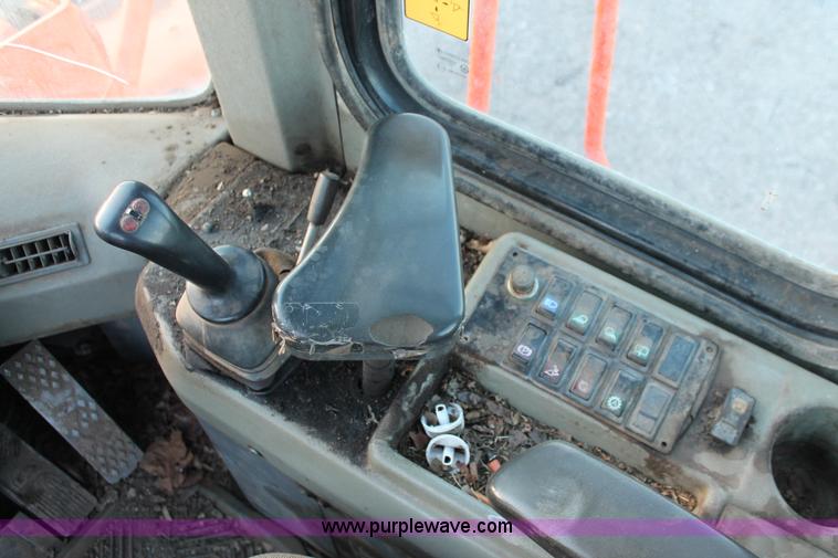 image for item D8245 2003 Daewoo Mega 300-V wheel loader