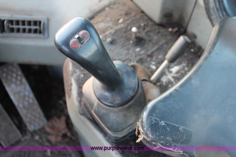 image for item D8245 2003 Daewoo Mega 300-V wheel loader