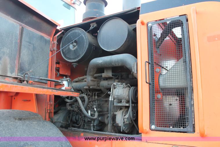 image for item D8245 2003 Daewoo Mega 300-V wheel loader