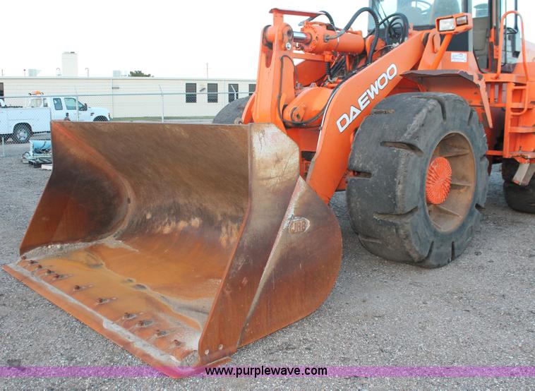 image for item D8245 2003 Daewoo Mega 300-V wheel loader