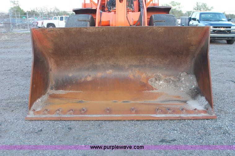 image for item D8245 2003 Daewoo Mega 300-V wheel loader