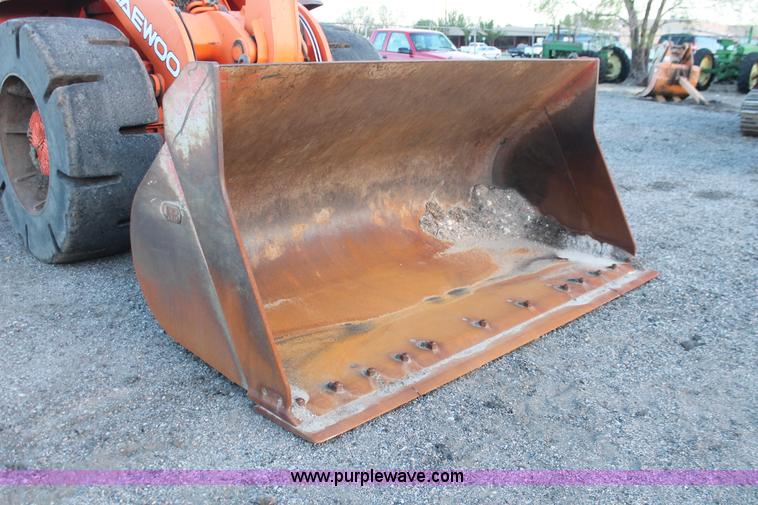 image for item D8245 2003 Daewoo Mega 300-V wheel loader