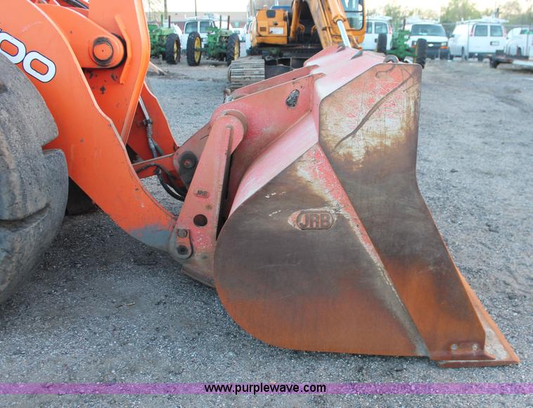 image for item D8245 2003 Daewoo Mega 300-V wheel loader