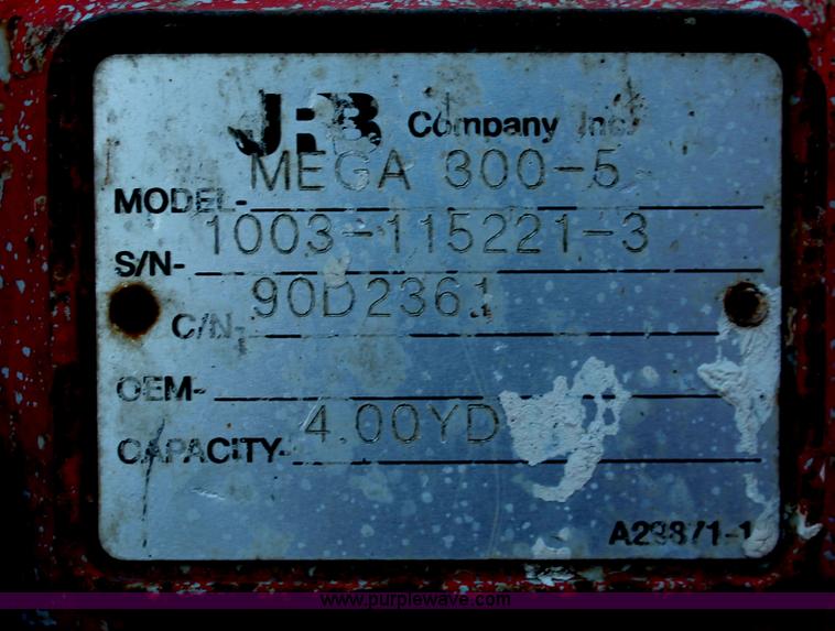 image for item D8245 2003 Daewoo Mega 300-V wheel loader