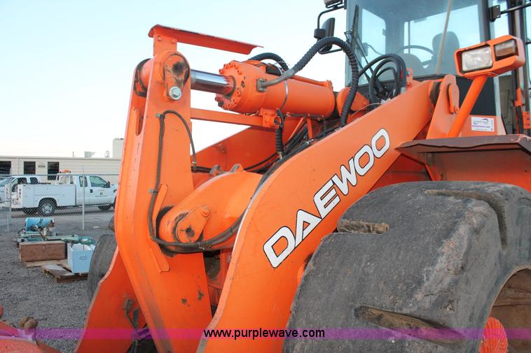 image for item D8245 2003 Daewoo Mega 300-V wheel loader