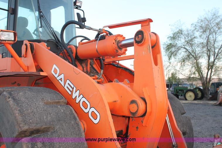image for item D8245 2003 Daewoo Mega 300-V wheel loader