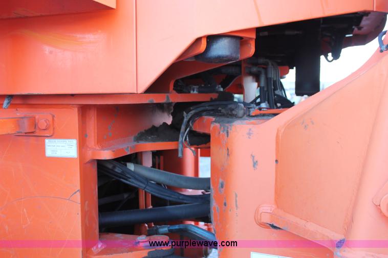 image for item D8245 2003 Daewoo Mega 300-V wheel loader