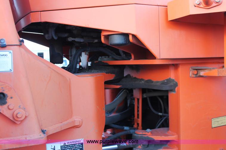 image for item D8245 2003 Daewoo Mega 300-V wheel loader