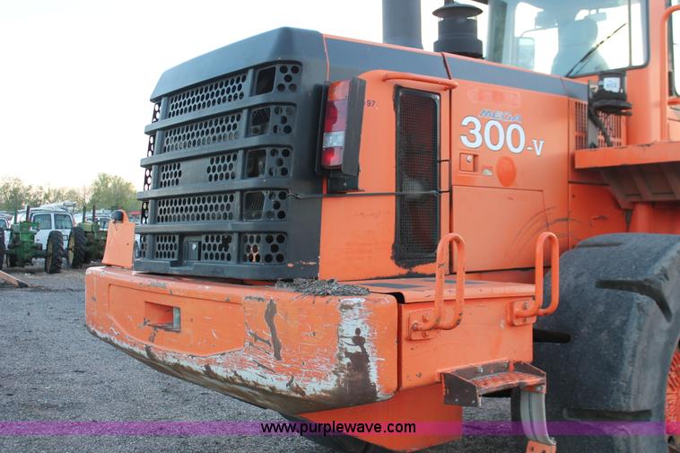 image for item D8245 2003 Daewoo Mega 300-V wheel loader