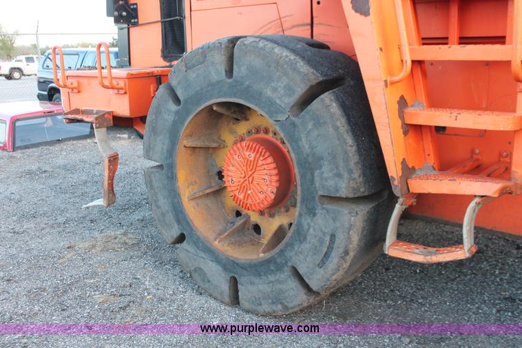image for item D8245 2003 Daewoo Mega 300-V wheel loader