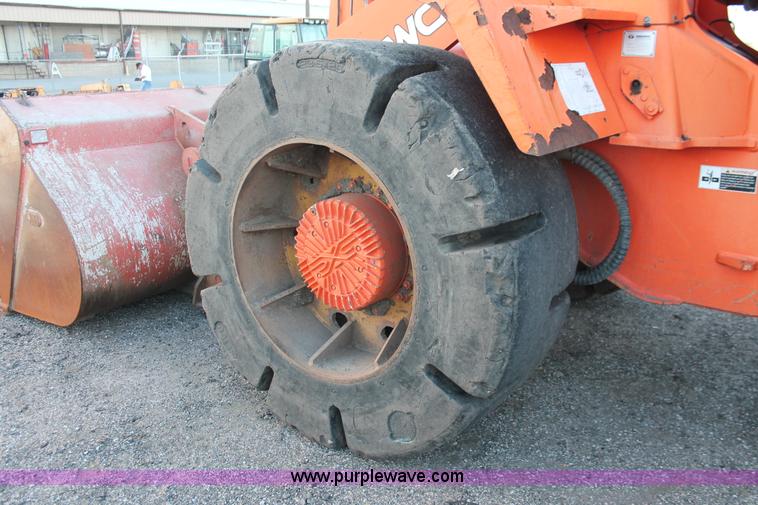 image for item D8245 2003 Daewoo Mega 300-V wheel loader