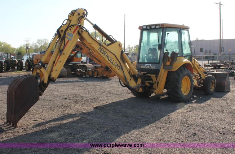 image for item D8247 2000 New Holland LB75 backhoe