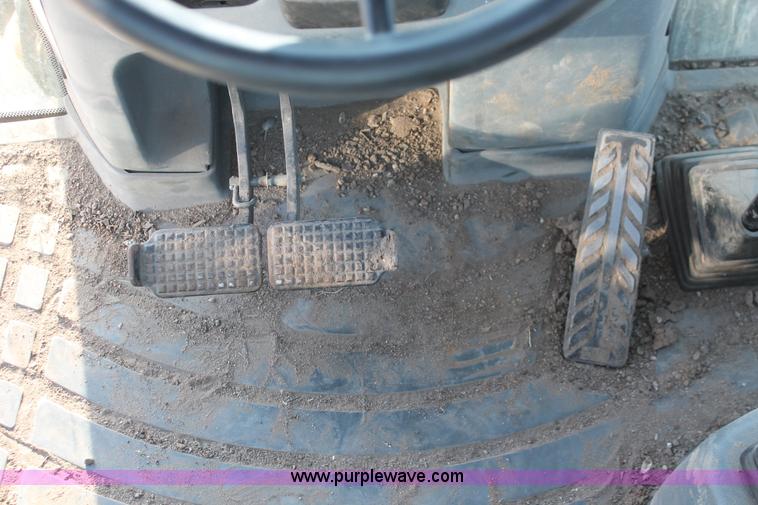 image for item D8247 2000 New Holland LB75 backhoe