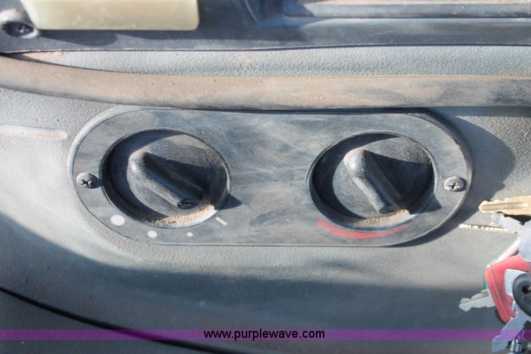 image for item D8247 2000 New Holland LB75 backhoe