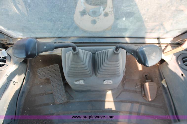 image for item D8247 2000 New Holland LB75 backhoe