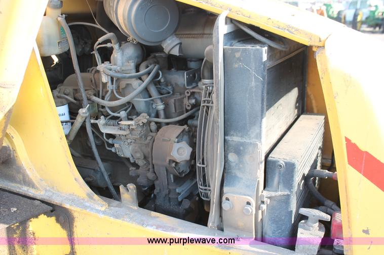 image for item D8247 2000 New Holland LB75 backhoe