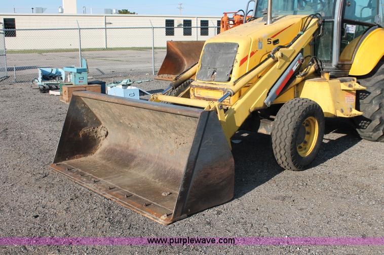 image for item D8247 2000 New Holland LB75 backhoe