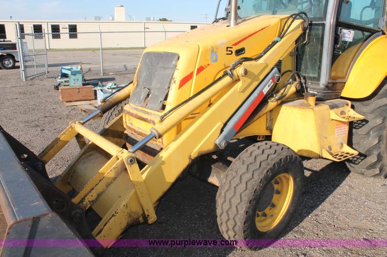 image for item D8247 2000 New Holland LB75 backhoe