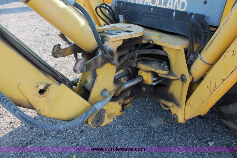 image for item D8247 2000 New Holland LB75 backhoe