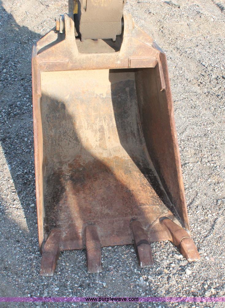 image for item D8247 2000 New Holland LB75 backhoe