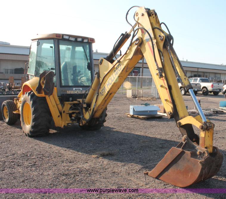 image for item D8247 2000 New Holland LB75 backhoe