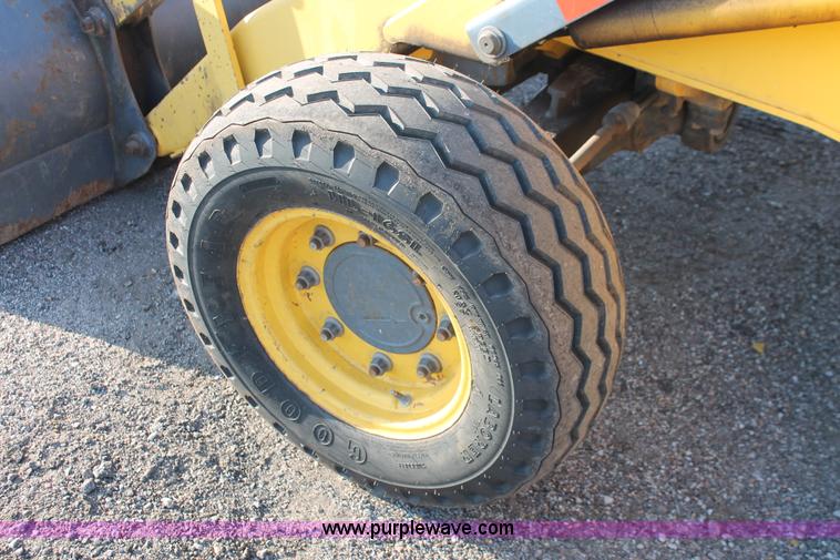 image for item D8247 2000 New Holland LB75 backhoe
