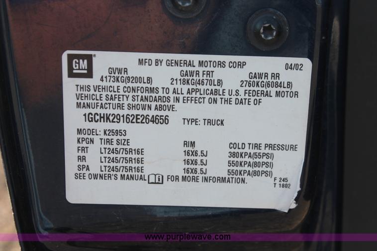 image for item D8249 2002 Chevrolet Silverado 2500HD utility truck