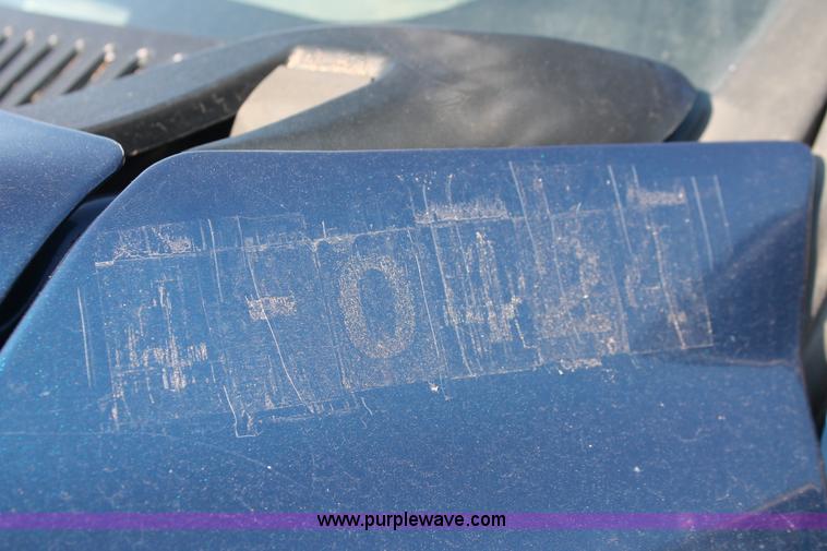 image for item D8249 2002 Chevrolet Silverado 2500HD utility truck