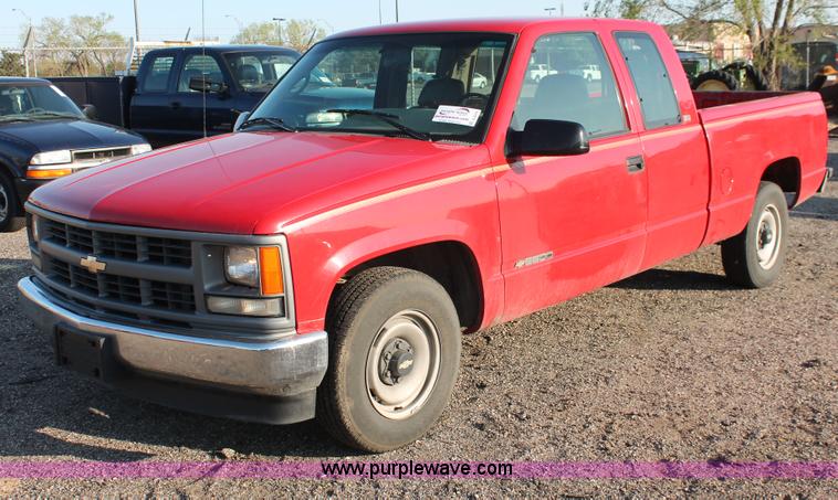 image for item D8250 1996 Chevrolet Cheyenne 2500 extended cab pickup truck