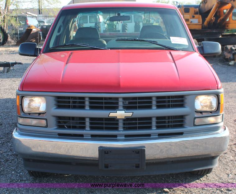 image for item D8250 1996 Chevrolet Cheyenne 2500 extended cab pickup truck