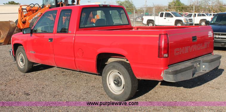 image for item D8250 1996 Chevrolet Cheyenne 2500 extended cab pickup truck