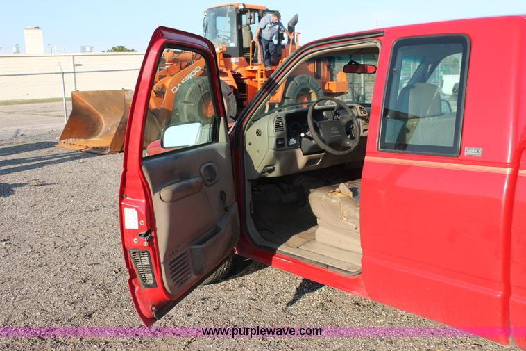 image for item D8250 1996 Chevrolet Cheyenne 2500 extended cab pickup truck