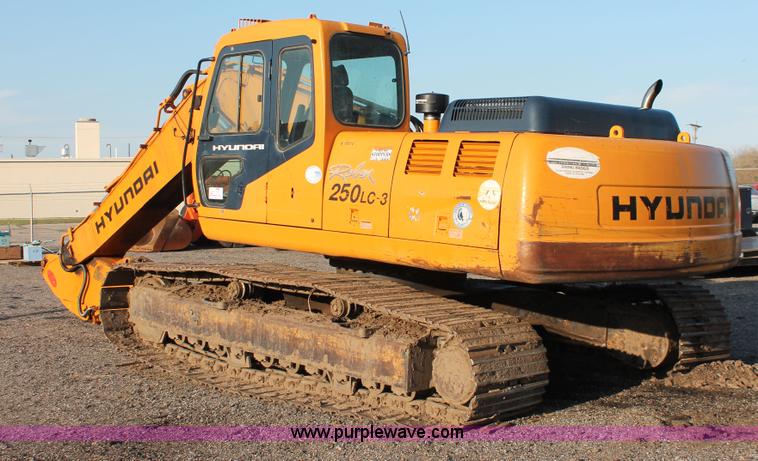 image for item D8253 1999 Hyundai Robex 250LC-3 excavator