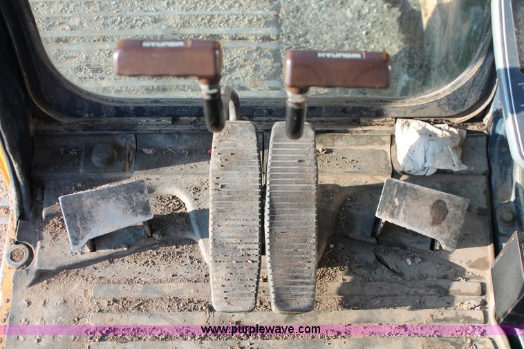 image for item D8253 1999 Hyundai Robex 250LC-3 excavator