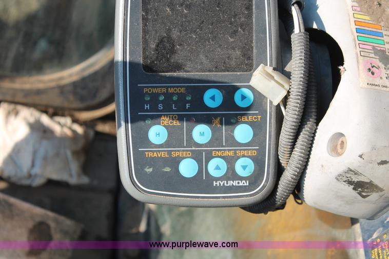 image for item D8253 1999 Hyundai Robex 250LC-3 excavator