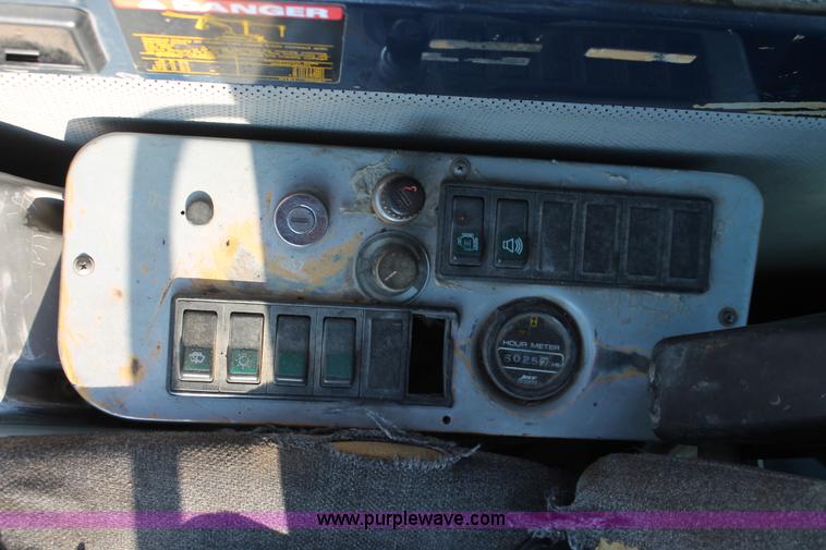 image for item D8253 1999 Hyundai Robex 250LC-3 excavator