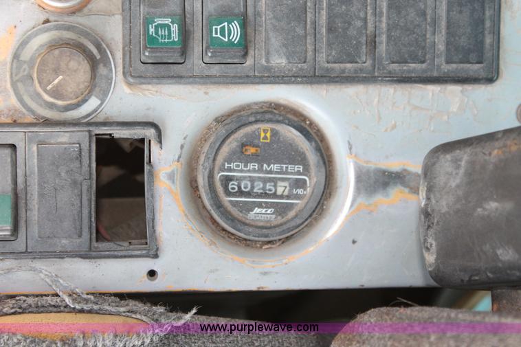 image for item D8253 1999 Hyundai Robex 250LC-3 excavator