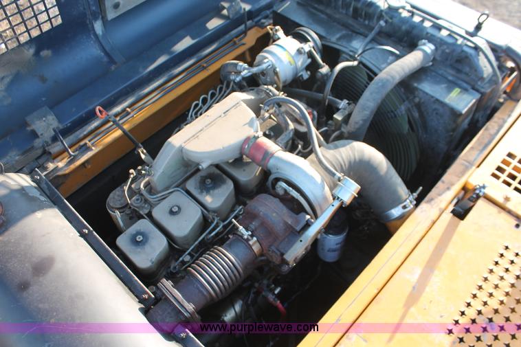 image for item D8253 1999 Hyundai Robex 250LC-3 excavator