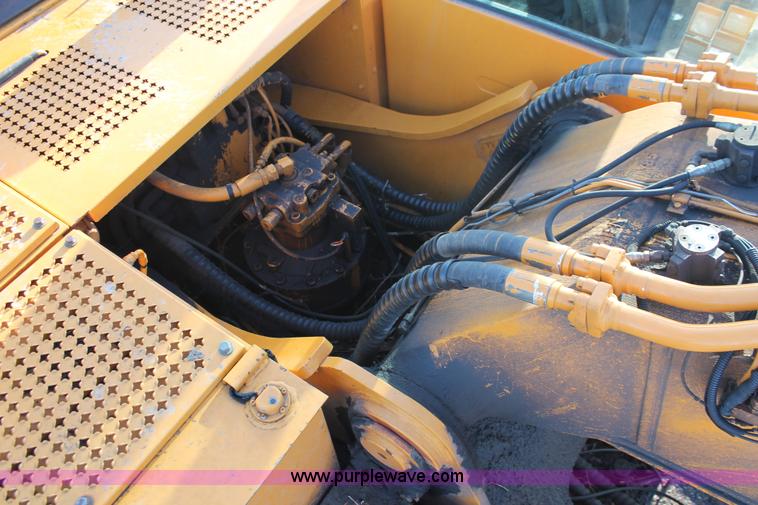 image for item D8253 1999 Hyundai Robex 250LC-3 excavator