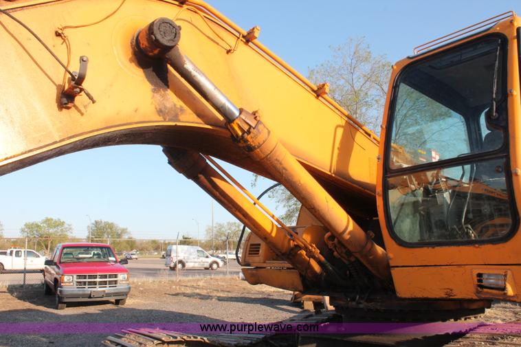 image for item D8253 1999 Hyundai Robex 250LC-3 excavator
