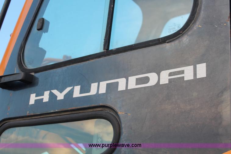 image for item D8253 1999 Hyundai Robex 250LC-3 excavator