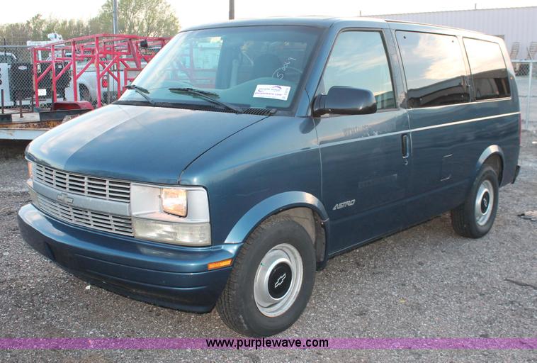 image for item D8254 1999 Chevrolet Astro van