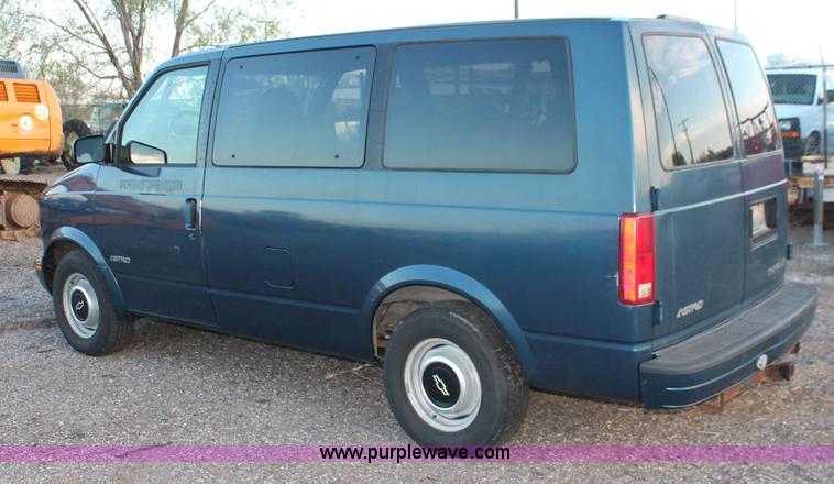 image for item D8254 1999 Chevrolet Astro van