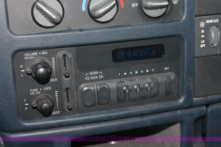 image for item D8254 1999 Chevrolet Astro van