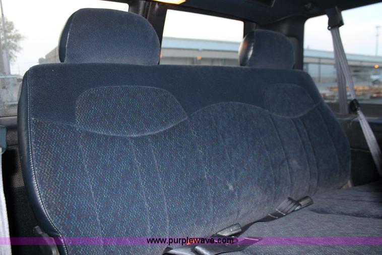 image for item D8254 1999 Chevrolet Astro van