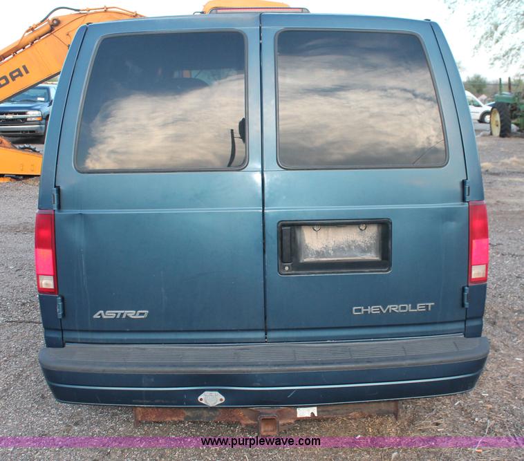 image for item D8254 1999 Chevrolet Astro van