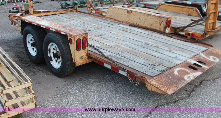 image for item D8261 2001 Towmaster T-12DDT tilt deck trailer